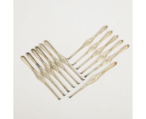 12 silberne Hummergabeln. Bremer Silberwarenfabrik. Firmenzeichen/800/Halbmond/Krone gepunzt. Um 1900.             L 18,5 cm.