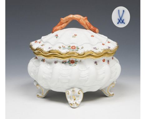 Schwanenservice-Bonbonniére. Meissen. 1991. Modell-Nr. 5826.             Höhe: 13 cm.             Modell von Johann Joachim K