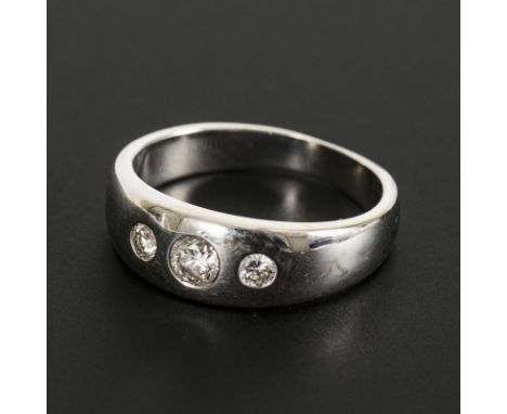 Bandring mit Brillanten.             Weißgold 750 gestempelt, Brillanten zus. ca. 0,40 ct. Ringgröße 62. 9,8 g.             B