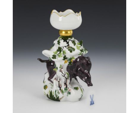 Leuchter mit Wildschwein. Meissen. Schwertermarke, Jahreszeichen 1978, 1. Wahl. Modell-Nr.: 79234. Entwurf: 1973.            