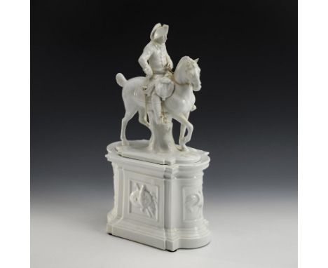Friedrich II. zu Pferde mit Sockel. Fürstenberg. Jubiläumsmarke 1741/1922. Modell-Nr.: 418. Entwurf: 1779/80 nach einer Skulp