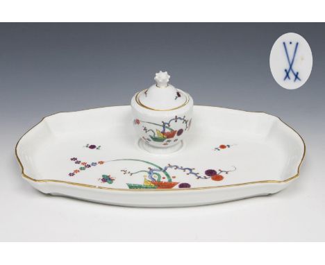 Art déco-Schreibzeug. Meissen. 1924-1934. Modell-Nr. I 269.             Breite: 26 cm, Höhe: 7,5 cm.             Modell von E