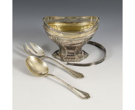 Salatbesteck und Silberkorb mit defektem Henkel. Alle Halbmond/Krone/800/Firmenzeichen gepunzt. Um 1900.             Gesamtge
