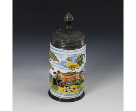 Kleiner barocker Fayence-Walzenkrug mit Motiv "Fuchs, du hast die Gans gestohlen". Dorotheenthal. Pinselmarke auf Glasurfleck