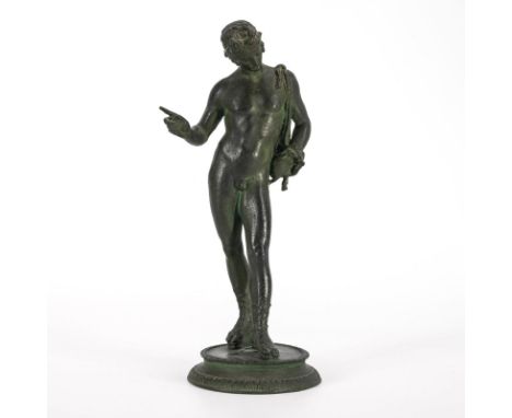             Dionysos, sogenannter "Narziss von Pompeji"Bronze grünlich patiniert. H 28 cm. 1,5 kg.             Nach der antik