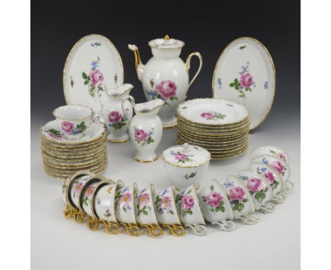 Kaffeeservice "Rote Rose mit Vergissmeinnicht". Meissen. Schwertermarke mit Punkt, Pfeiffer-Zeit, 1924-1934, und Schwertermar