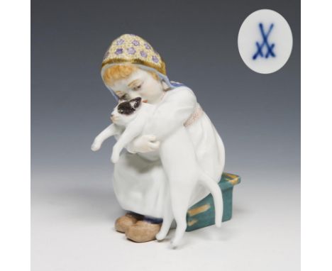 Jugendstil-Figur: Kind mit Katze. Meissen. 1992. Modell-Nr. 73367 (alte Form-Nr. W 121). Modell von.                     HENT