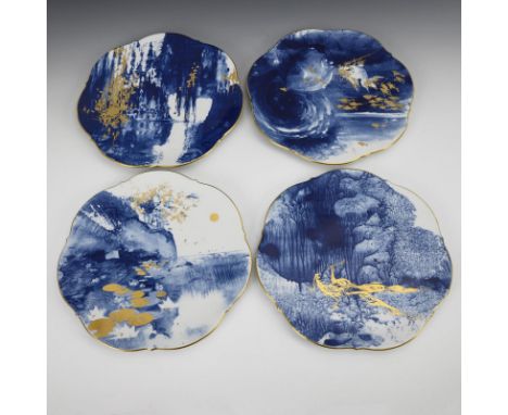 4 Jahresteller. Meissen. Schwertermarke, 1990er Jahre, 1 Schleifstrich.             Unterglasurblaues Aquatintadekor, Goldsta