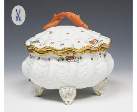 Schwanenservice-Bonbonniére. Meissen. 1988. Modell-Nr. 5826.             Höhe: 14 cm.             Modell von Johann Joachim K