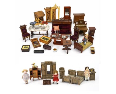 Konvolut Möbel und Zubehör für die Puppenstube. Um 1900-20.             H 2 - 17 cm.             Verschiedene Wohnzimmermöbel