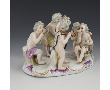 Allegorie der fünf Sinne. Fürstenberg. Imitierte Schwertermarke, um 1780. Entwurf: 1770.                     DESOCHES,       