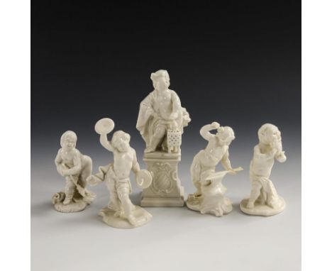 5 Putten. Nymphenburg. Prägemarke, 20. Jh.             Weiß.             1x 669: Putto als Winter auf einem Postament (H 17 c