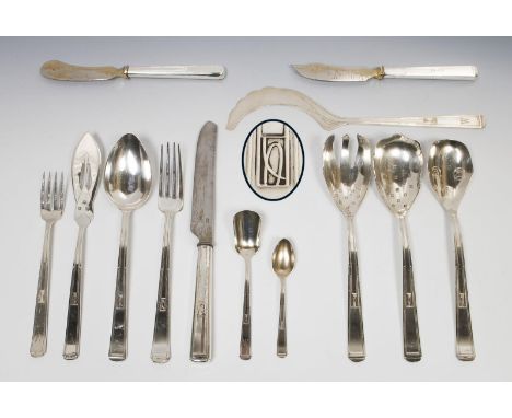 Jugendstil-Besteck. Clarfeld & Springmeyer, Hemer.             Versilbert. Länge: 11-26,5 cm.             Weitere Hersteller: