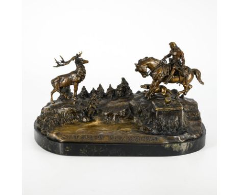                    CURTS,             T    Großes jagdliches SchreibzeugBronze patiniert, schwarze Marmor-Plinthe. Bezeichne