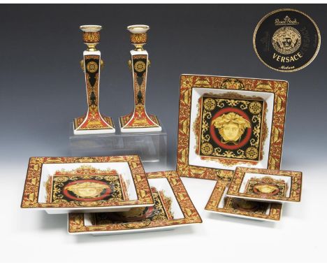 Versace-Paar Kerzenleuchter, 5 Schalen. Rosenthal Studio-Linie.  Höhe: 21 cm, ø 13,5-22 cm. Dekor "Medusa" von Gianni Versace