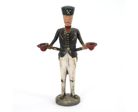 Früher Leuchter-Bergmann mit Brotteigarmen. Erzgebirge. Ungemarkt. Um 1900.Holz, farbig bemalt. H 29 cm. Wohl Ernst Bolvierer