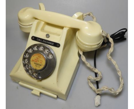 GPO 332L IVORY BAKELITE TELEPHONE WITH EXCHANGE BUTTON & BT PLUG 