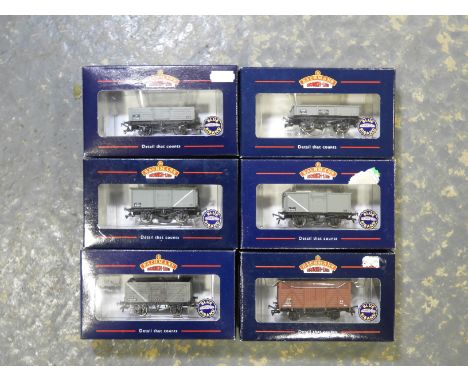 6 BACHMANN OO ROLLING STOCK WAGONS 