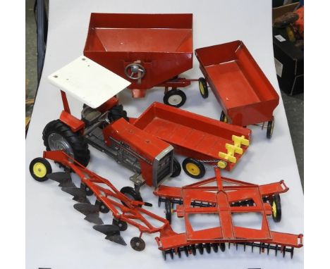 ERTL LARGE SCALE MODEL NEW HOLLAND TRACTOR, TRAILER & 4 OTHER IMPLEMENTS 