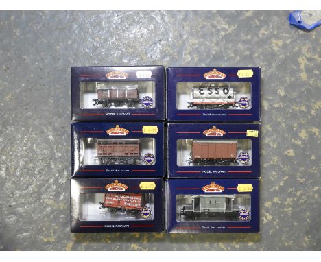 6 BACHMANN OO ROLLING STOCK WAGONS 