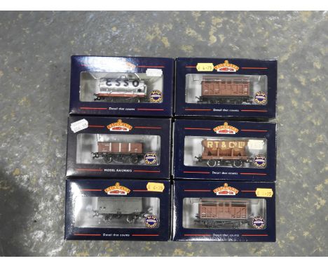 6 BACHMANN OO ROLLING STOCK WAGONS 