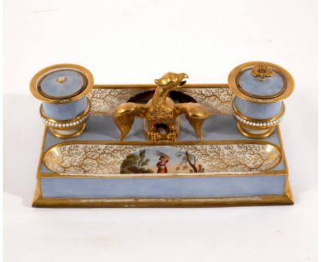 A Worcester Flight, Barr & Barr inkstand, circa 1800, with twin fixed pots and covers flanking a central gilt eagle, the twin