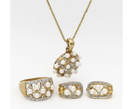 Schlangenkette mit Anhänger, Paar Ohrstecker und Ring. 333/000 GG und WG, brutto 15,4 g. Je durchbrochen gearbeitet und beset
