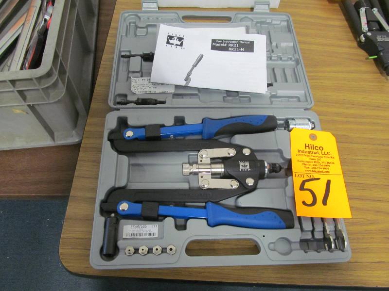 RIVET KING MODEL RK21 RIVET TOOL, IN CASE