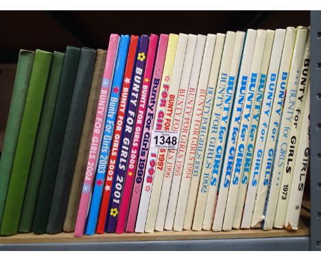 Collection of vintage Girl annuals 1 - 6 and twenty two Buntys for girls annuals. P&amp;P Group 3 (£25+VAT for the first lot 