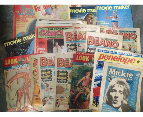 Quantity of vintage magazines including look and learn. P&amp;P Group 1 (£14+VAT for the first lot and £1+VAT for subsequent 