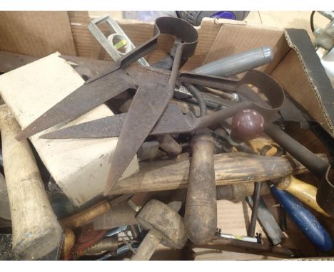 Quantity of vintage hand tools including hand shears. Not available for in-house P&amp;P, contact Paul O'Hea at Mailboxes on 