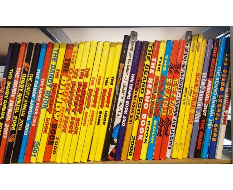 Collection of mixed annuals to include Beano, Dandy etc. P&amp;P Group 2 (£18+VAT for the first lot and £3+VAT for subsequent