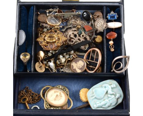 A jewel box containing Victorian and later jewellery, damage to many pieces, agate cufflinks, photo frame pendants, paste RAF