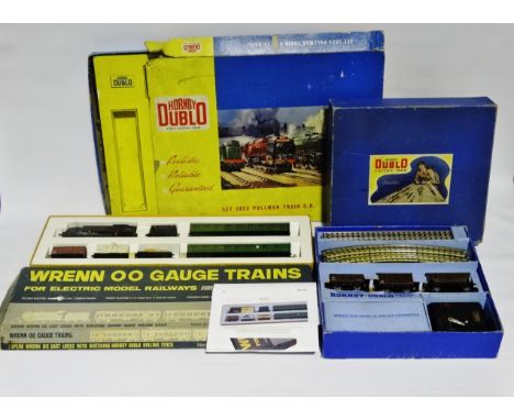 Hornby Dublo Tank Goods Train starter set - EDG7, boxed, including locomotive, three items of rolling stock, controller and s