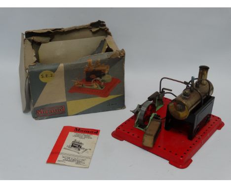 A Mamod stationary live steam engine - Model SE2, boxed, apparently complete, with instructions. 