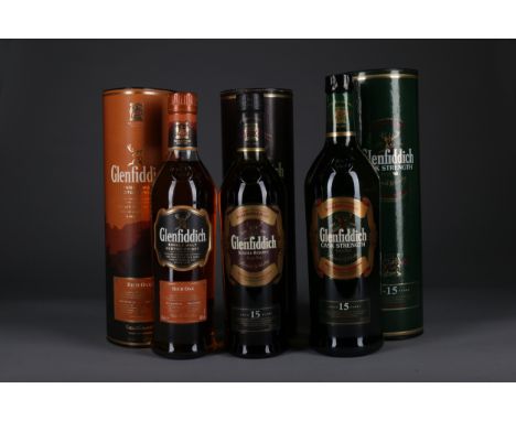 GLENFIDDICH CASK STRENGTH AGED 15 YEARS - ONE LITRE Single Malt Scotch Whisky One litre, 51% volume, in tube. GLENFIDDICH SOL