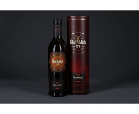 GLENFIDDICH GRAN RESERVA AGED 21 YEARS Single Malt Scotch Whisky Finished in Cuban rum casks. 70cl, 40% volume, in tube.