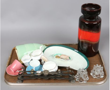 A tray of collectable ceramics to include Crown Devon wall pocket, Carltonware, Royal Worcester coffee cups and saucer, Coalp
