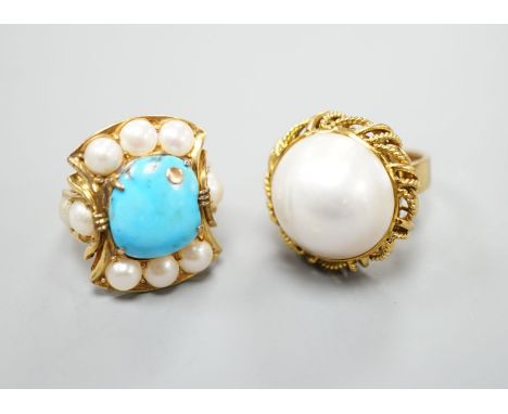 A 14k yellow metal and mabe pearl set dress ring and a similar split pearl and turquoise set dress ring, both size M, gross w