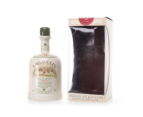 LAGAVULIN WHITE HORSE DECANTER AGED 15 YEARS Active. Port Ellen, Islay. 75cl, 45% volume, in carton.   CONDITION REPORT:  Ver