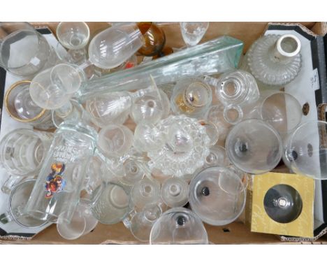 A mixed collection of items to include: Glassware, decanter, Baileys miniature set etc