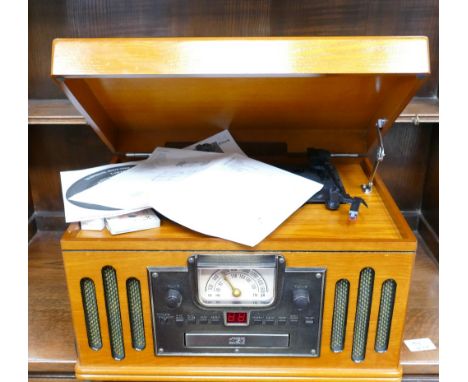 retro effect Wooden Cased Record / Cd player: