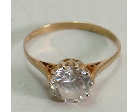 9ct gold ring set with solitaire cubic Zirconia stone, 1.7 grams.