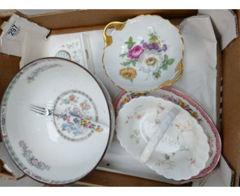 A mixed collection of items to include: Wedgwood Kutani Crane fruit bowl, Rosehip patterned mantle clock, Campion patterned b