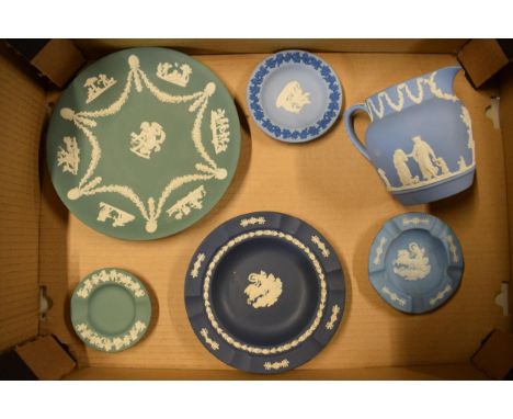 A collection of Wedgwood Jasperware of varying colours to include tri-colour pin dish, teal plate and pin tray, light blue ju