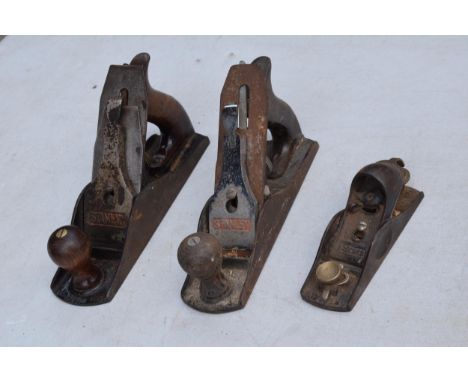 A trio of vintage woodworking tools to include Stanley No. 4 1/2 plane, Stanley No. 4 and Record No 09 1/2 (3).  