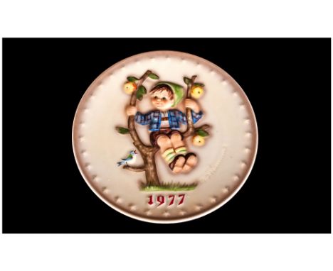 M. J. Hummel 7th Annual Plate, Date 1977 ' Apple Tree Boy ' Number 270. Hand Painted and Hand Crafted. Diameter 7.5 Inches. N