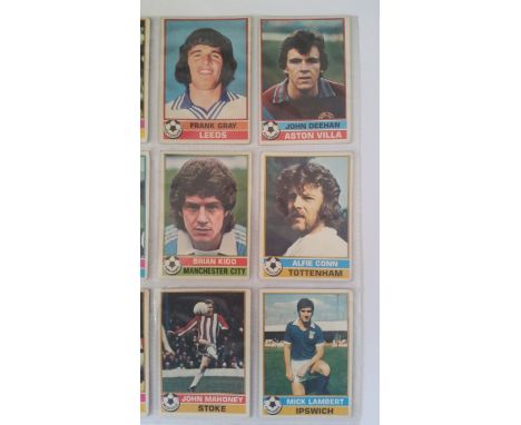 TOPPS, 1977 Footballers, complete, red, unused checklists, in ring-binder, G to EX, 330