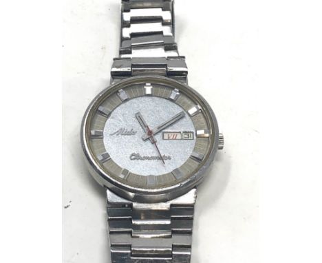 Vintage Mido chronometer gents wristwatch in working order but no warranty given 
