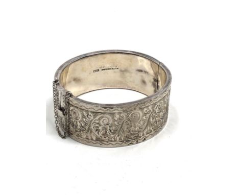 Vintage silver cuff bangle hallmarked sterling silver J.G.Ltd 38g measures approx 25cm dia 